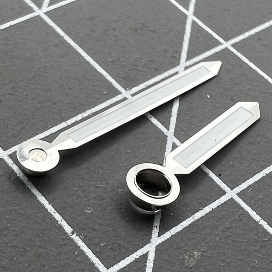 Silver-trimmed luminous green watch hands for ST3600/ST3620, ETA6497/6498 movements, precision fit.