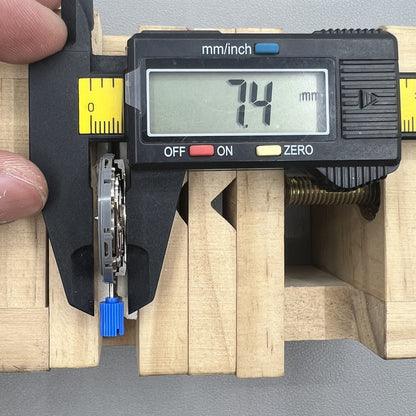 Japan NH35 Automatik Uhrwerk mit 24 Steinen, Vintage Stil, schwarzes Datumsrad, ideal f�r Uhrmacher.