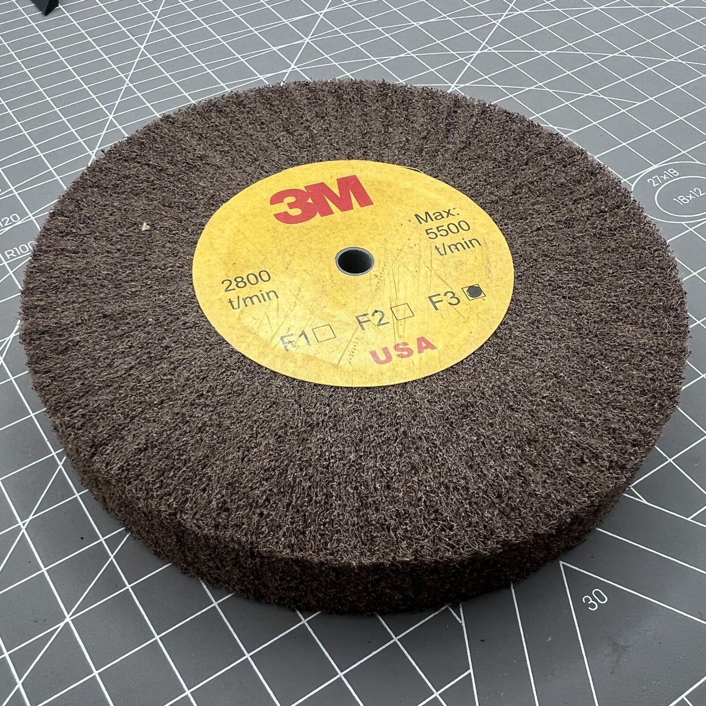 3M Grain Abrasive Wheel with Aluminum Oxide for precision polishing, compatible with Bergeon 6085-F3 tools.