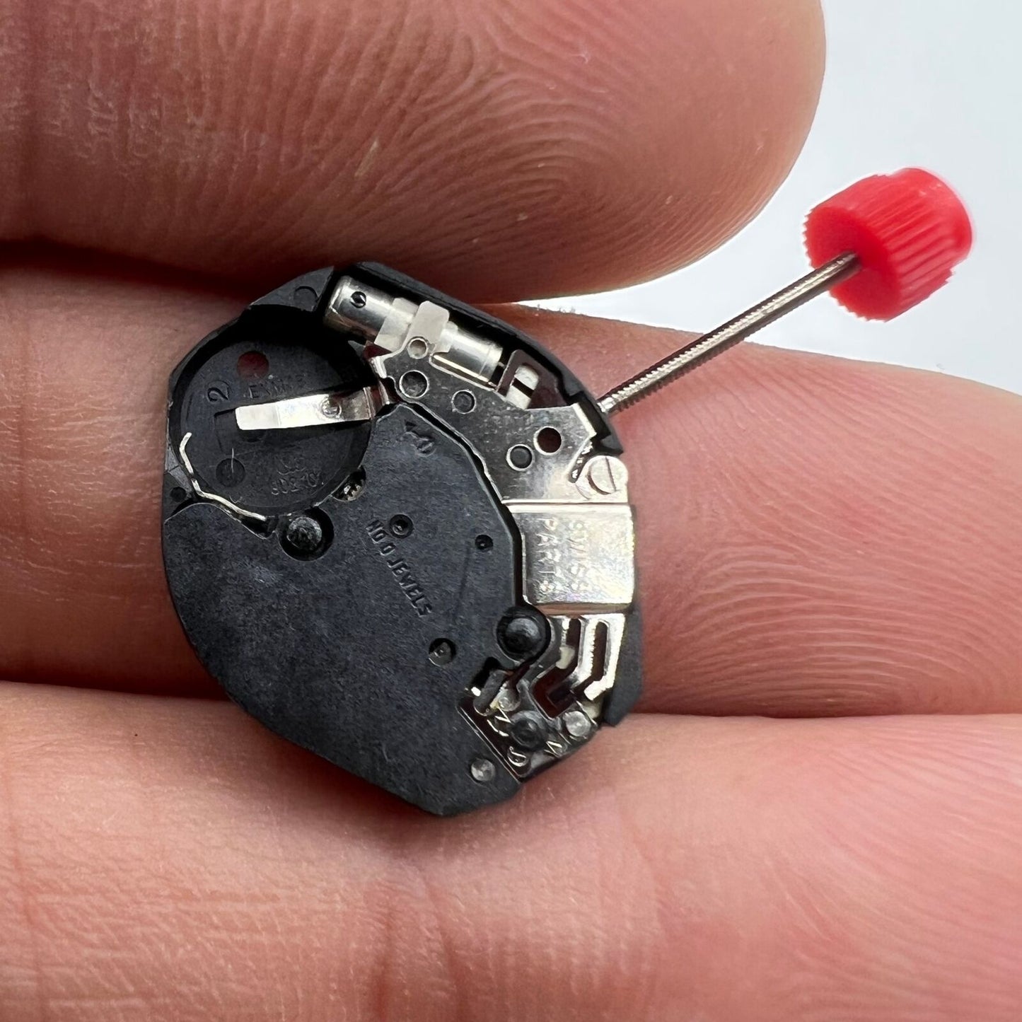 Mouvement à quartz <tc>ETA</tc> 802.101, fabrication suisse, 3 aiguilles, pièce de montre 