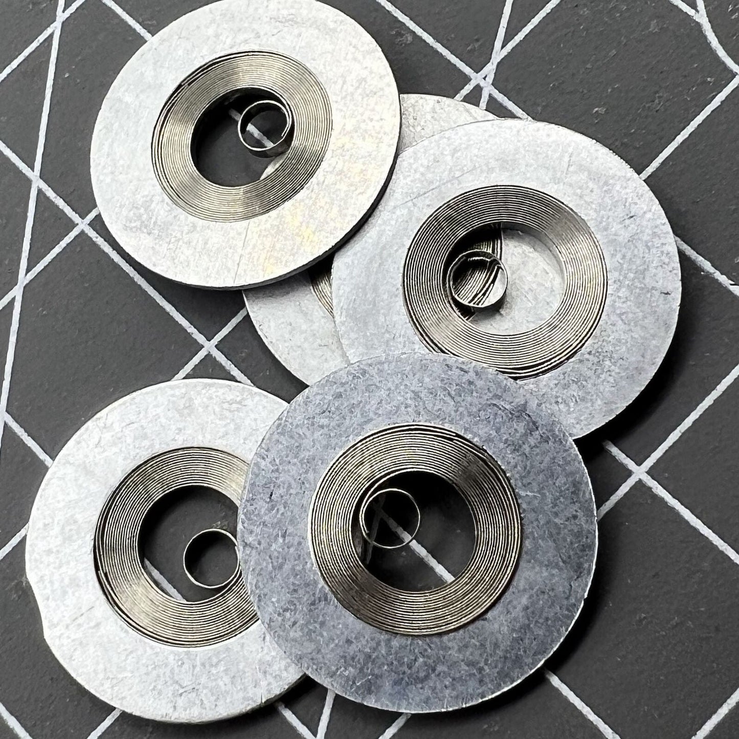 2 Stück Silber Ersatz Hauptfeder Passend für Uhrwerk 7S26#180