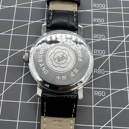 China Baihua 37mm manual watch with silver dial, 19 jewels, shock-resistant for lasting durability and style