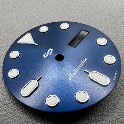 DAT-LUME VERT DATEJUST LA MONTRER avec garniture bleue et argent pour le mouvement NH35 NH36