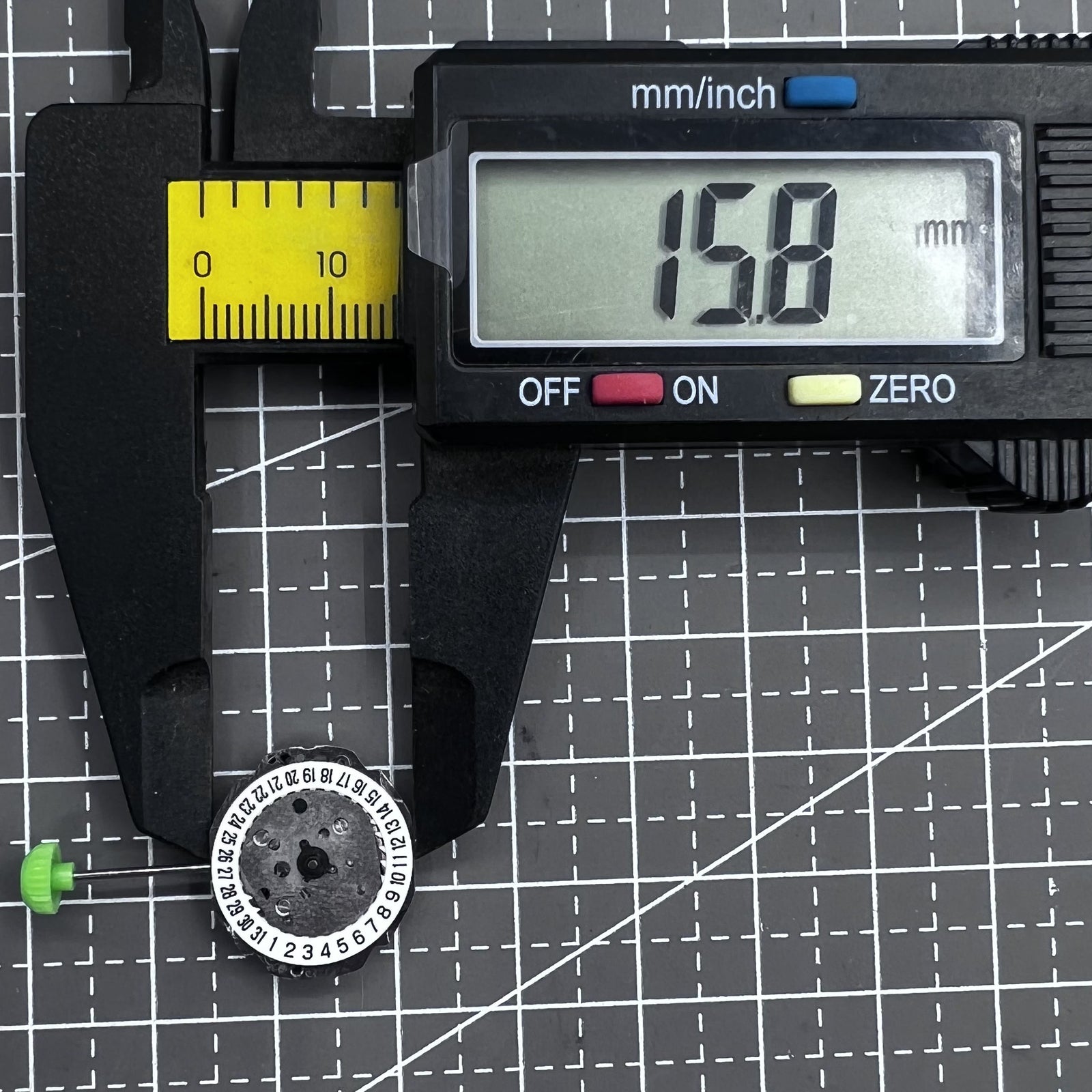 Miyota Japan 4T74 quartz movement with single hand and date at 6 o?clock, ideal for precise watch repairs.