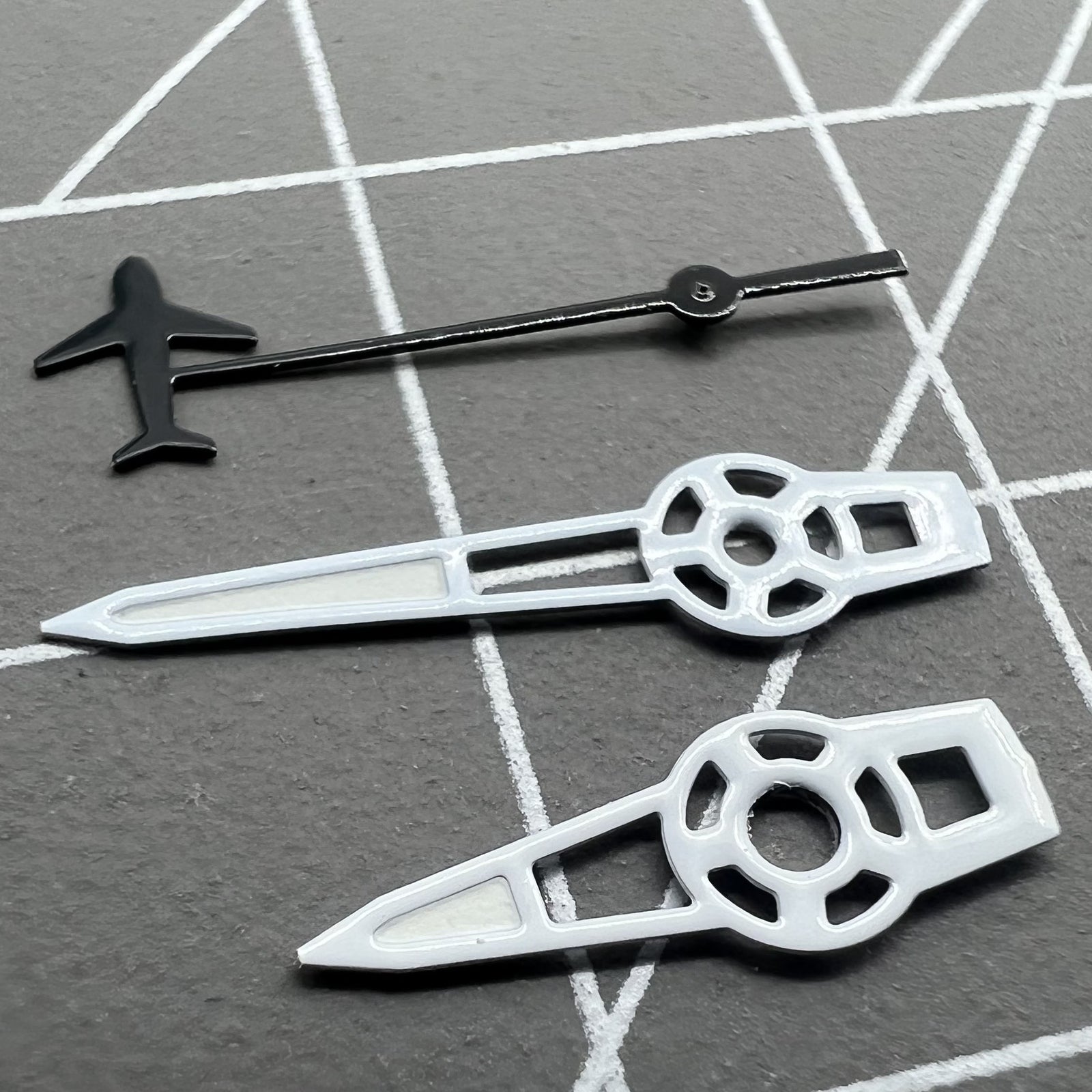 Plane Small Second watch hands set with green luminous tips, compatible with NH35/NH36/4R/7S movements for accurate timekeeping.