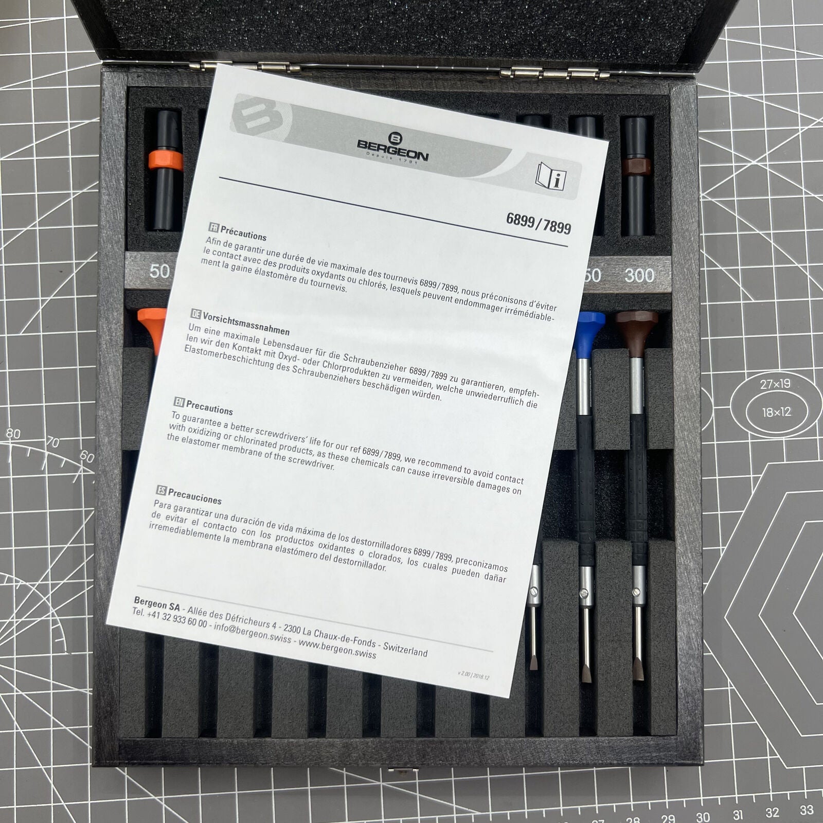 Bergeon 7899-A10 ergonomic watch screwdrivers set �0.50-3.00mm in wooden box for precise watch repair.