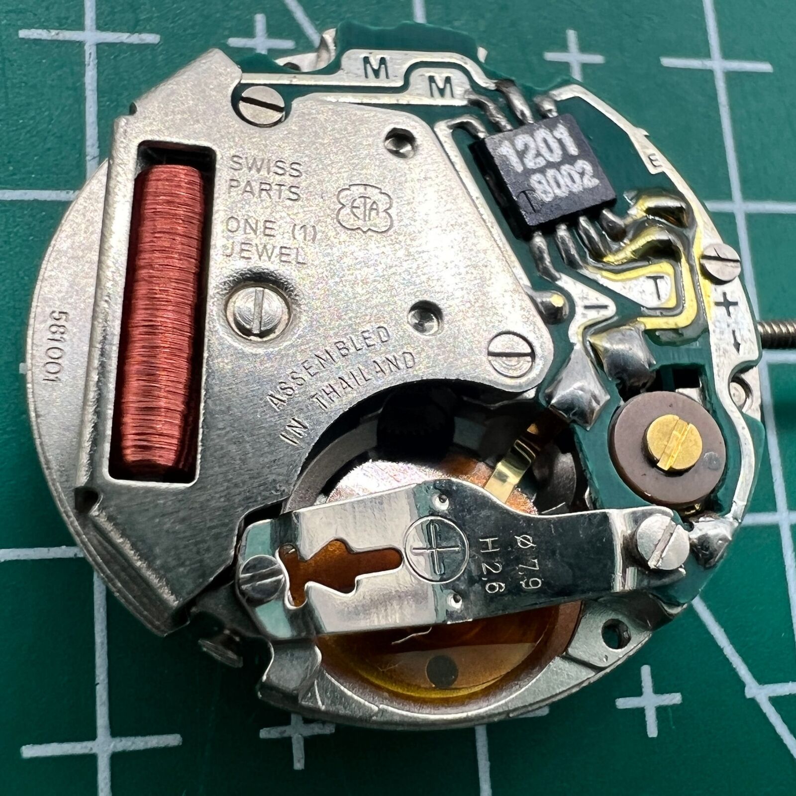 Wholesale ETA 581.001 Swiss Made quartz watch movement with 2 hands, precise timekeeping for watch repairs