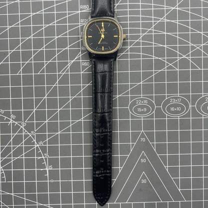 Mechanische Manuelle Uhr 34mm mit schwarzem Zifferblatt, 19 Steine, sto�fest, von Shanghai f�r pr�zise Zeitmessung.
