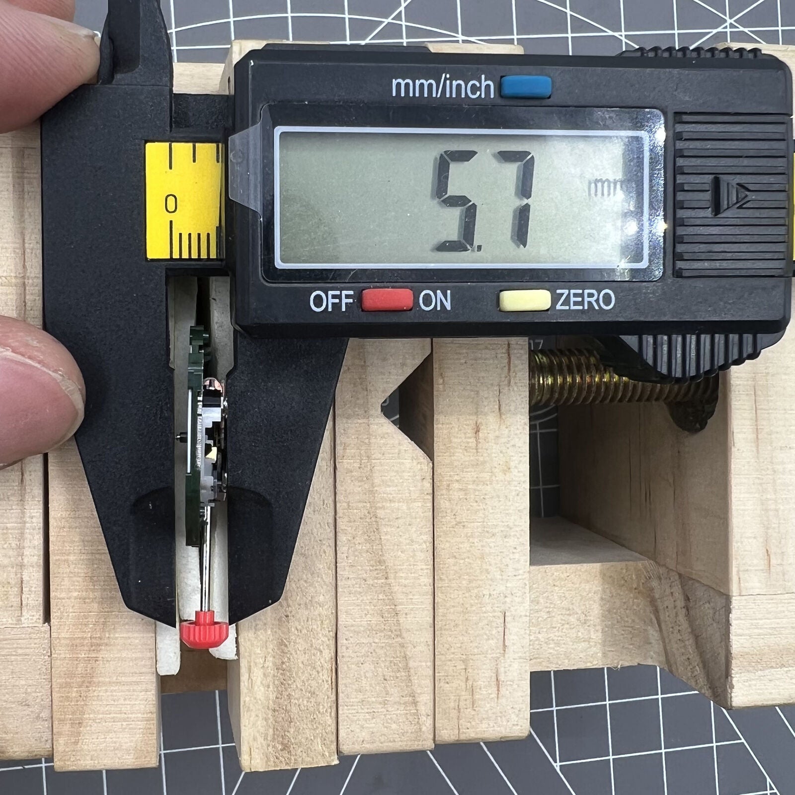 Miyota 2315 quartz watch movement with date display at 6 o'clock, reliable timekeeping by Miyota.