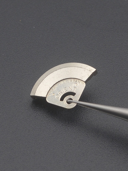 Ersatz des Schwunggewichtsrotors für Uhrwerk 55841/55840