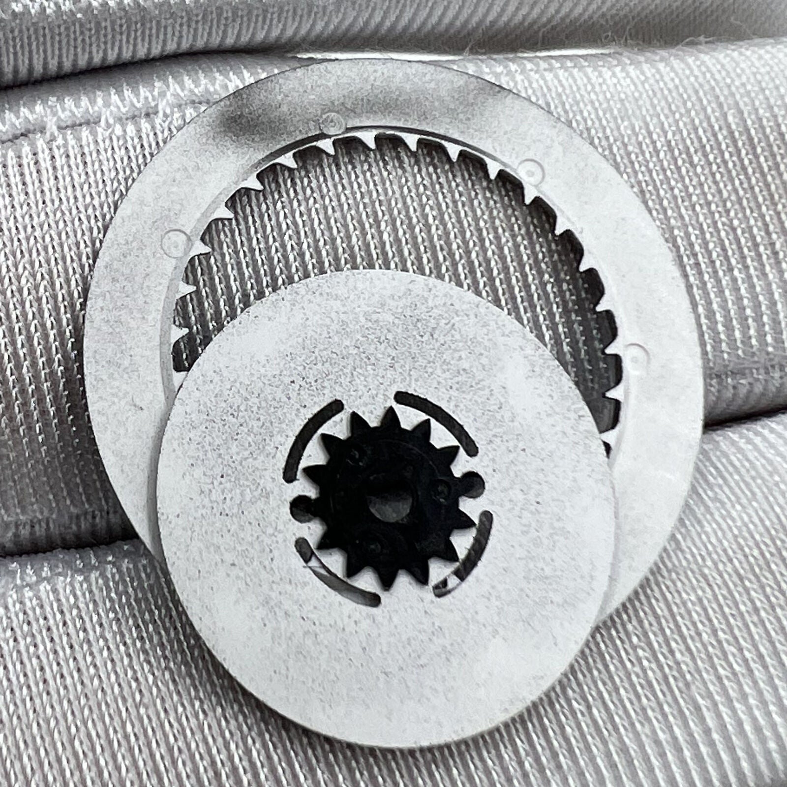 Black date disk wheel with Roman and English fonts for NH36 movement at 3.8 position