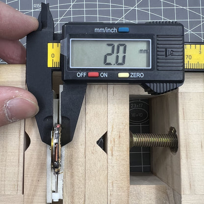 Golden ISA Multifunktionale Quarzuhr Modell 8271 mit Datum bei 6 Uhr