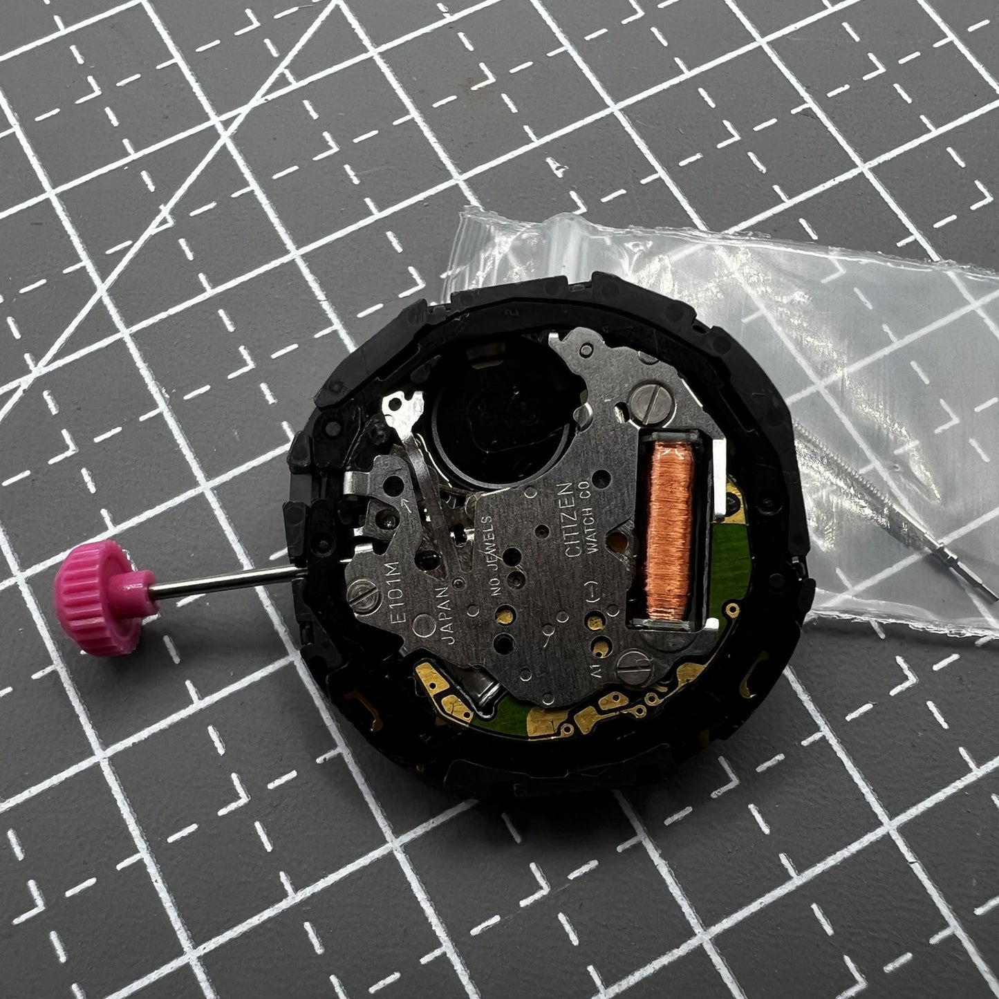 Eco Drive Uhr E101M Japanisches Uhrwerk Datum Position 3