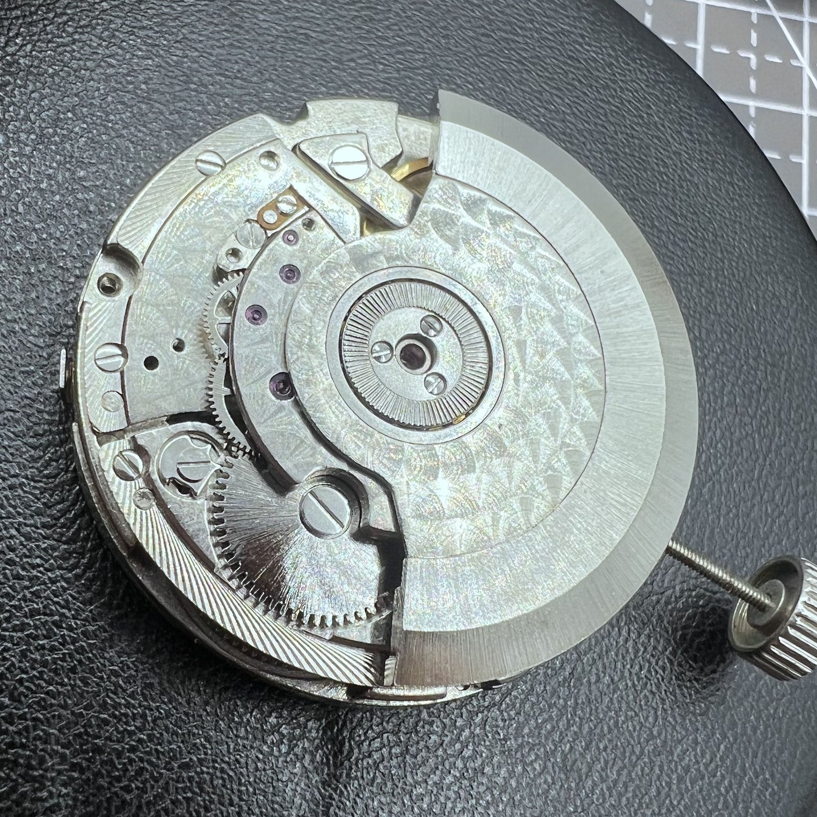 Seagull ST2528 mechanisches Uhrwerk mit kleiner Sekunde bei 9 Uhr, Mehrfachfunktion, pr�zise Uhrwerkskomponente.