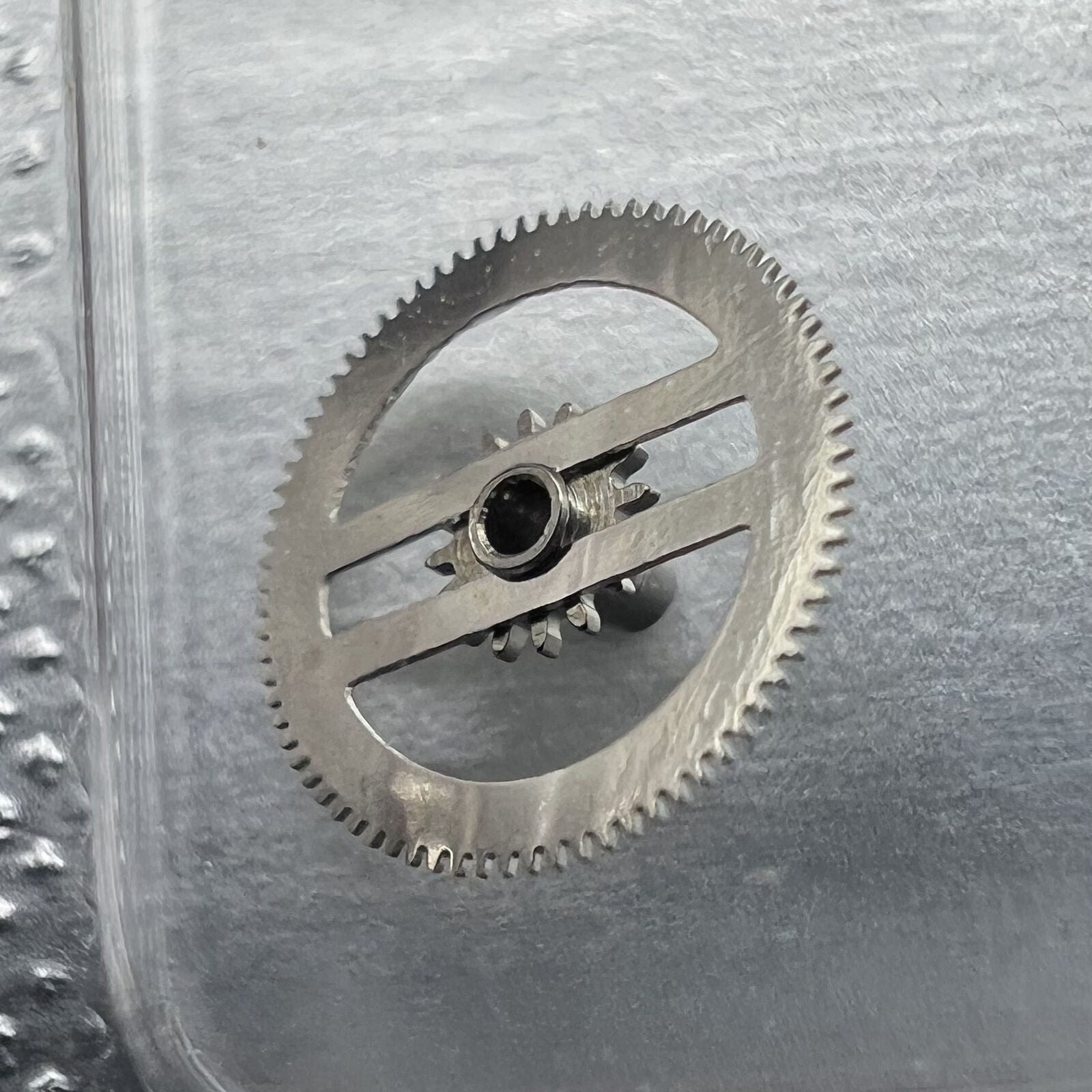 Free Cannon pinion replacement for SW200 movement watch; brand new component for accurate timekeeping.