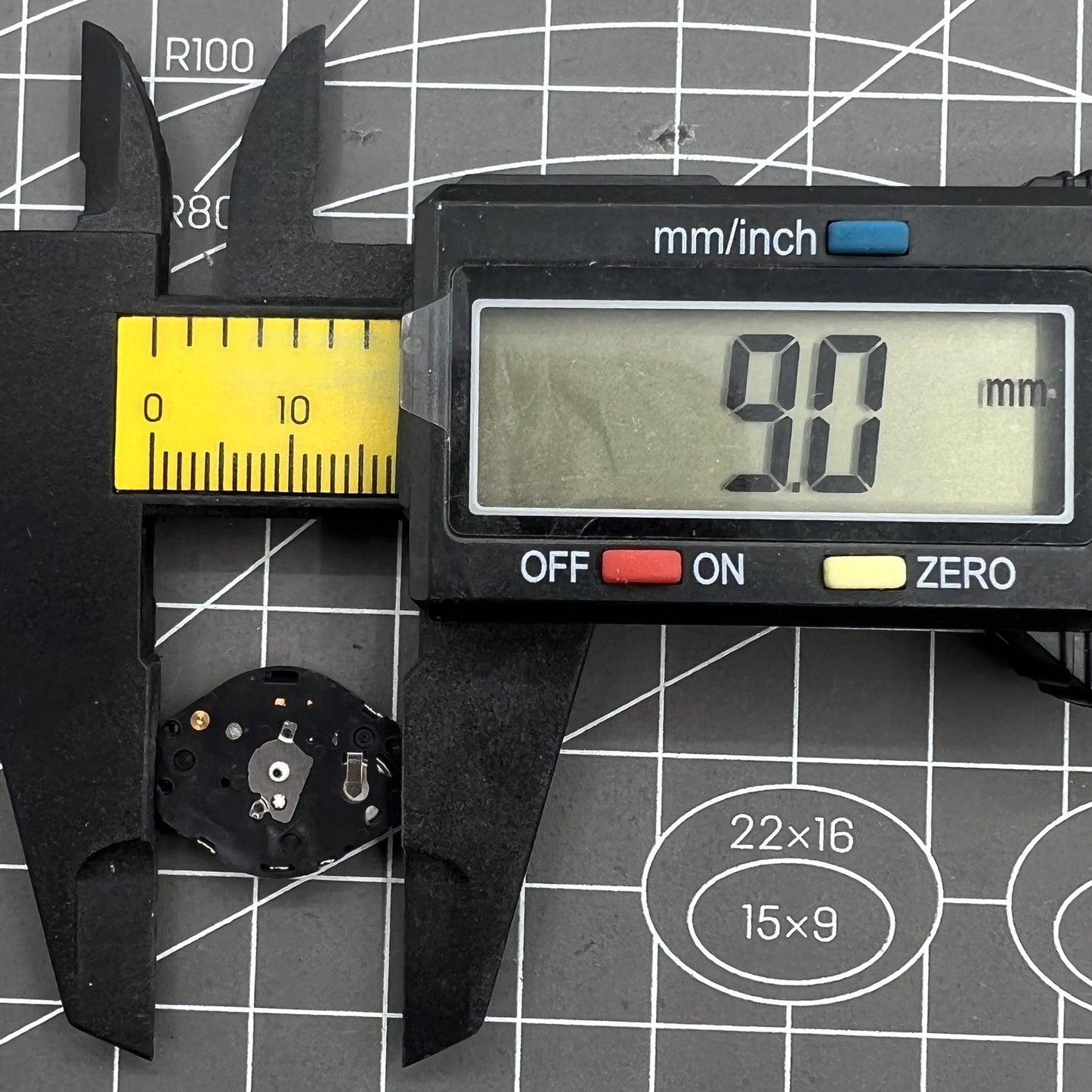 Miyota 7T35 Quartz 3 Hands watch movement with precise timekeeping and durable design for accessories.