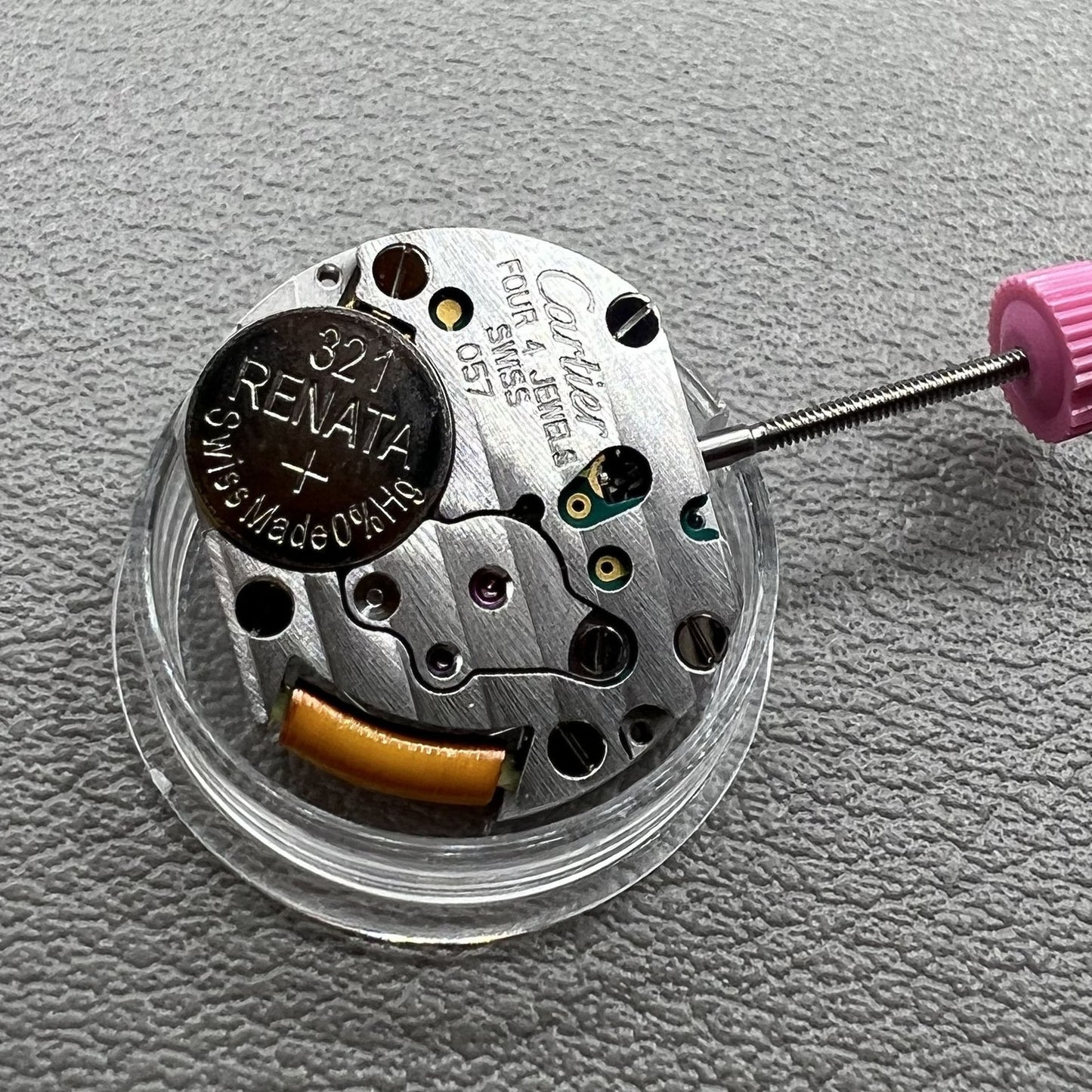 Cartier Original Swiss Quarz Uhr Modell CTR-057 Uhrwerk