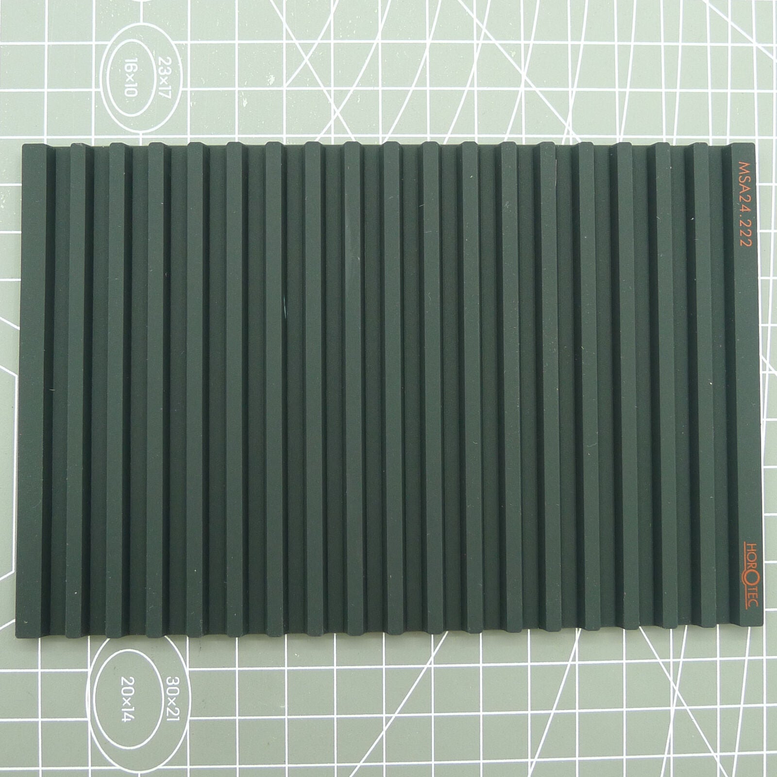 Swiss Horotec MSA24.222 black silicone non-slip watch band with 19 grooves for secure fit.