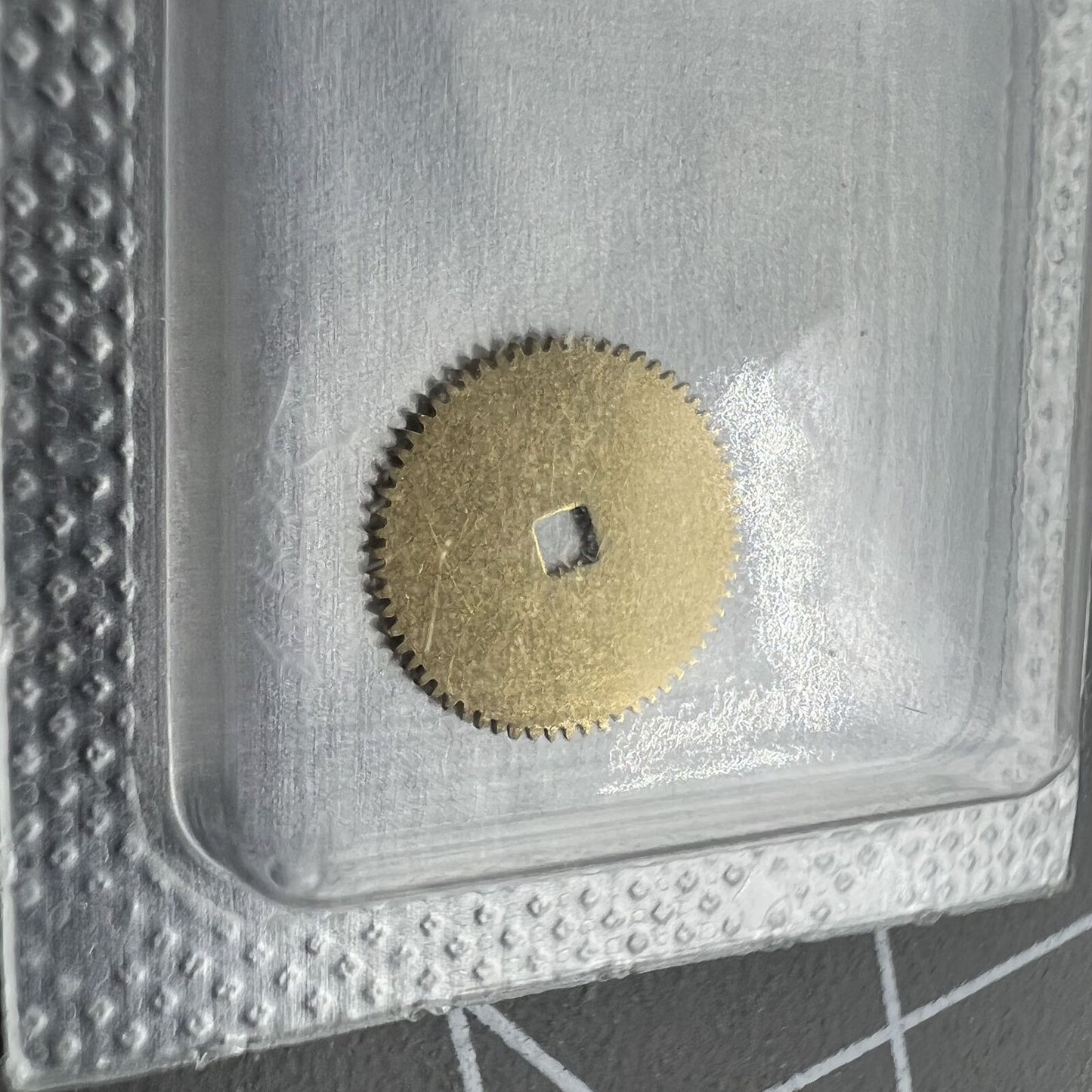 Ratchet wheel for ETA 2836/2834/2824 watch movement, durable Calibre 415 part, precise fit.