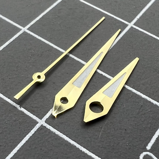 Arrow-shaped golden trim watch hands with lume, 14mm, designed for Miyota NH35/NH36/NH38 movements.
