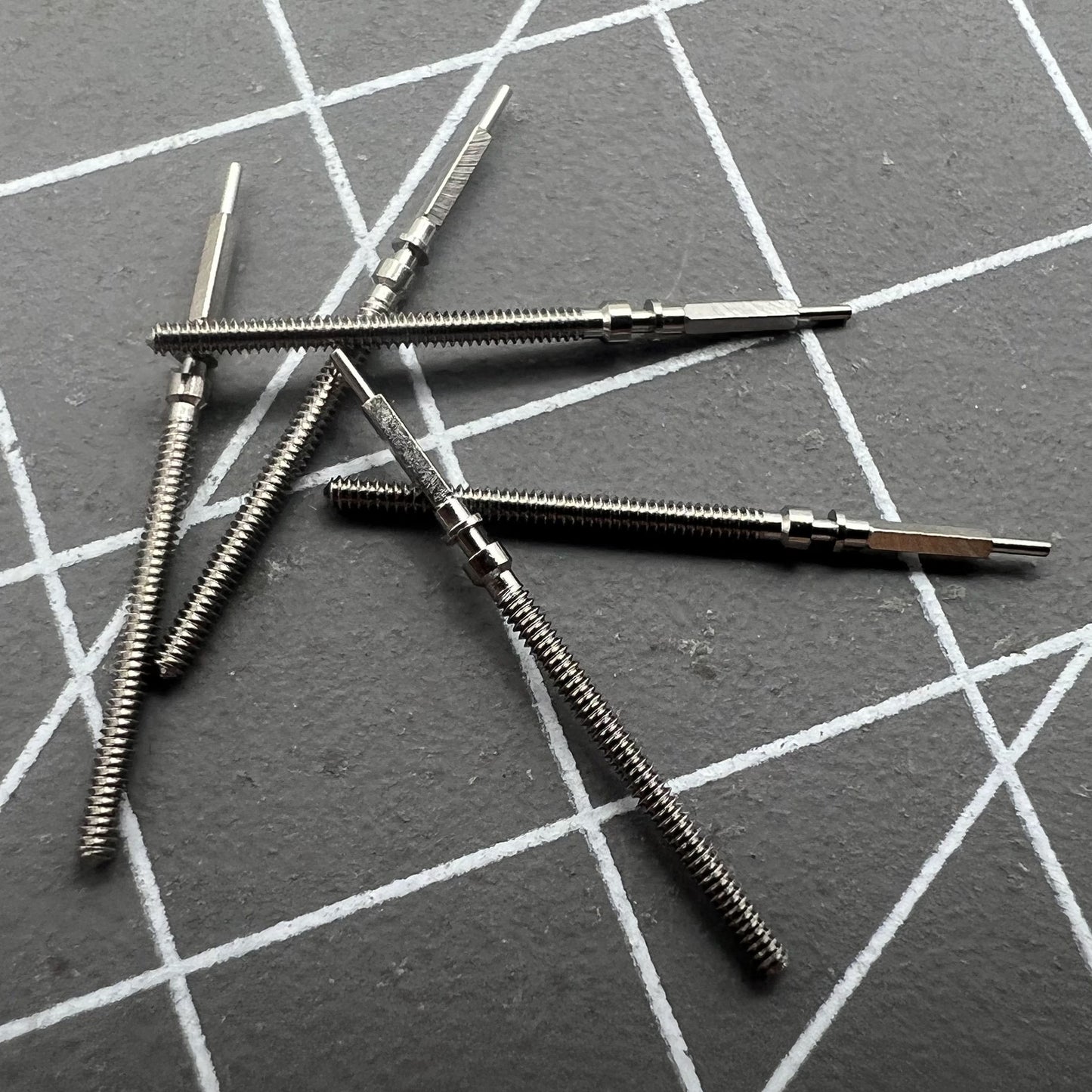 2 Uhren Aufzugswellen Ersatzteile für Omega 560 561 562 564 565 Uhrwerke