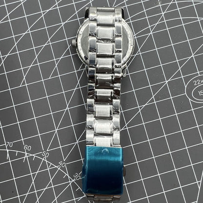 Montre mécanique manuelle Beijing Double Rhomb argentée de 36 mm, boîtier argenté, clou argenté
