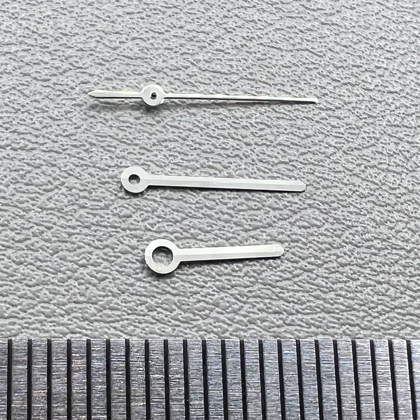 2 Sets Silberfarbene 10mm Zeiger für Miyota 2315 2035 2036 2115 2305 Uhrwerk