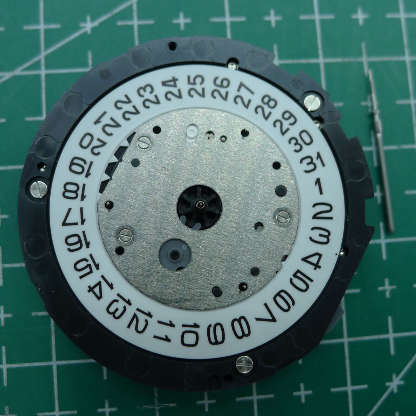 Miyota 6S30 quartz watch movement with date display at 4 o?clock and small seconds at 2, 6, and 10 by Wholesale.