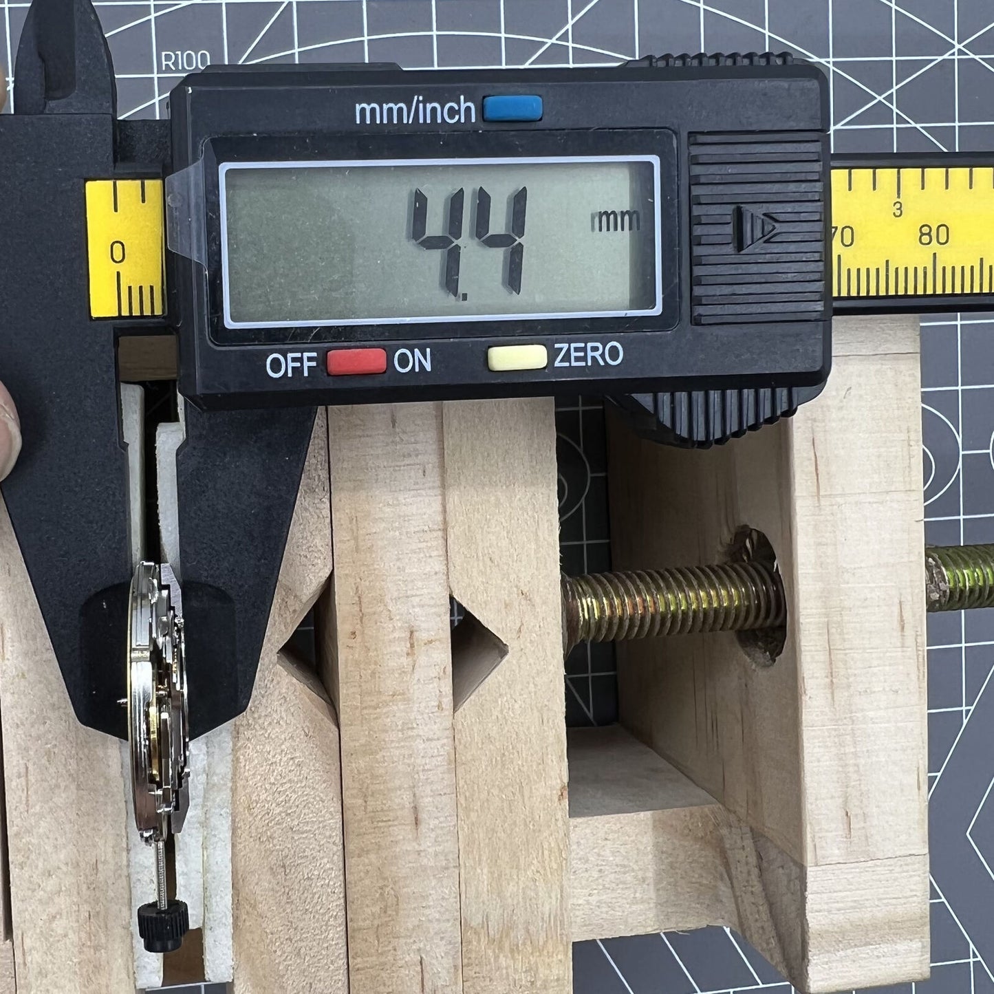 Seagull ST2130 automatic watch movement, silver finish, 28800VPH, ETA 2824 compatible.