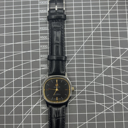 Mechanische Manuelle Uhr 34mm mit schwarzem Zifferblatt, 19 Steine, sto�fest, von Shanghai f�r pr�zise Zeitmessung.