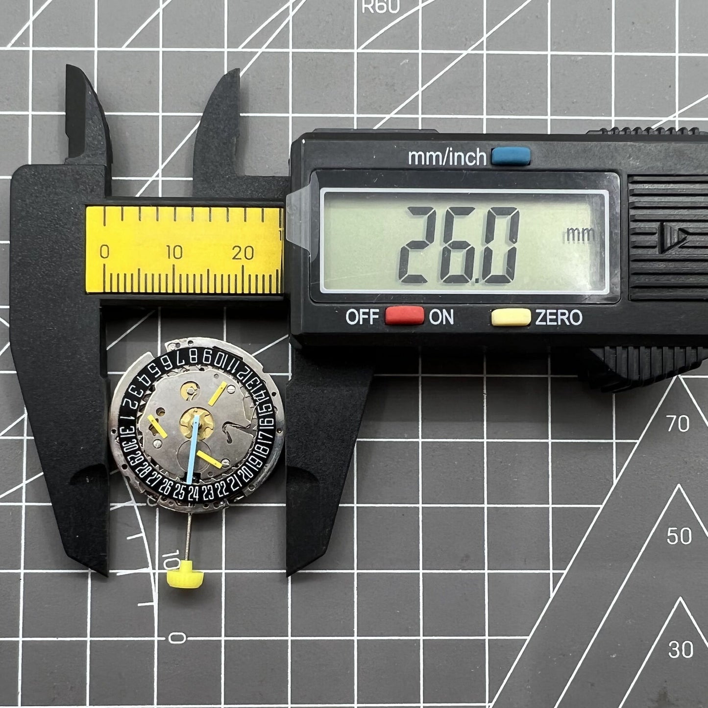 Remplacez le mouvement à quartz ISA 8171 Swiss Silver ISA 8161 Date@6 Black Disk 6 aiguilles 