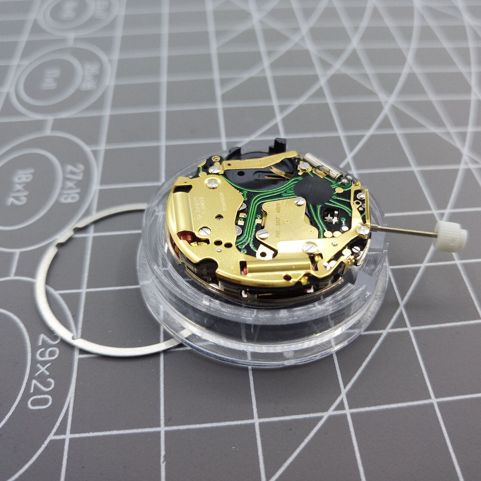 Swiss Made ISA 8171 quartz watch movement with date display at 4 o'clock for multifunctional timekeeping.