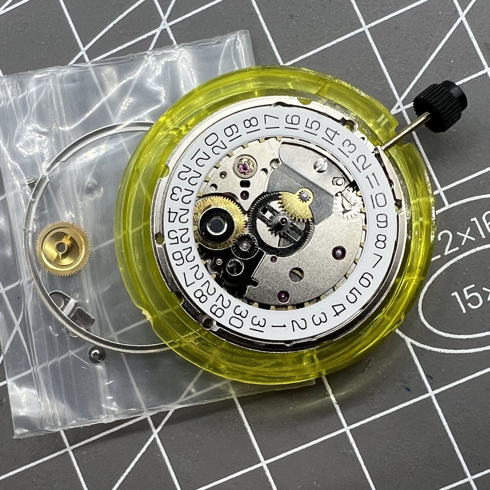 Seagull ST2130 automatic watch movement, silver finish, 28800VPH frequency, ETA 2824 compatible.