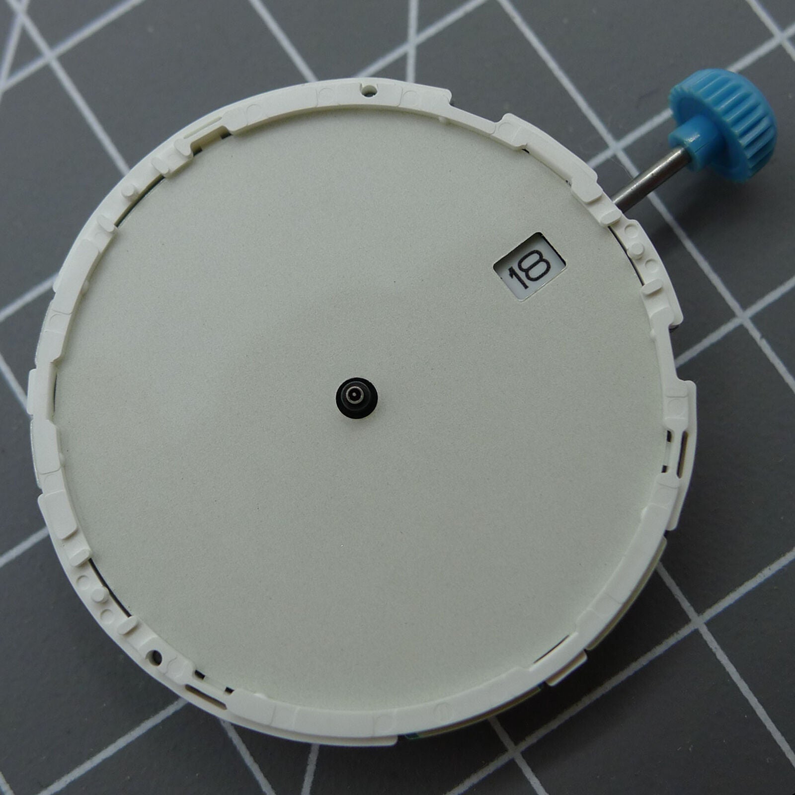 Japan Miyota 6N10 quartz watch movement with luminescence and date display at 3 o'clock