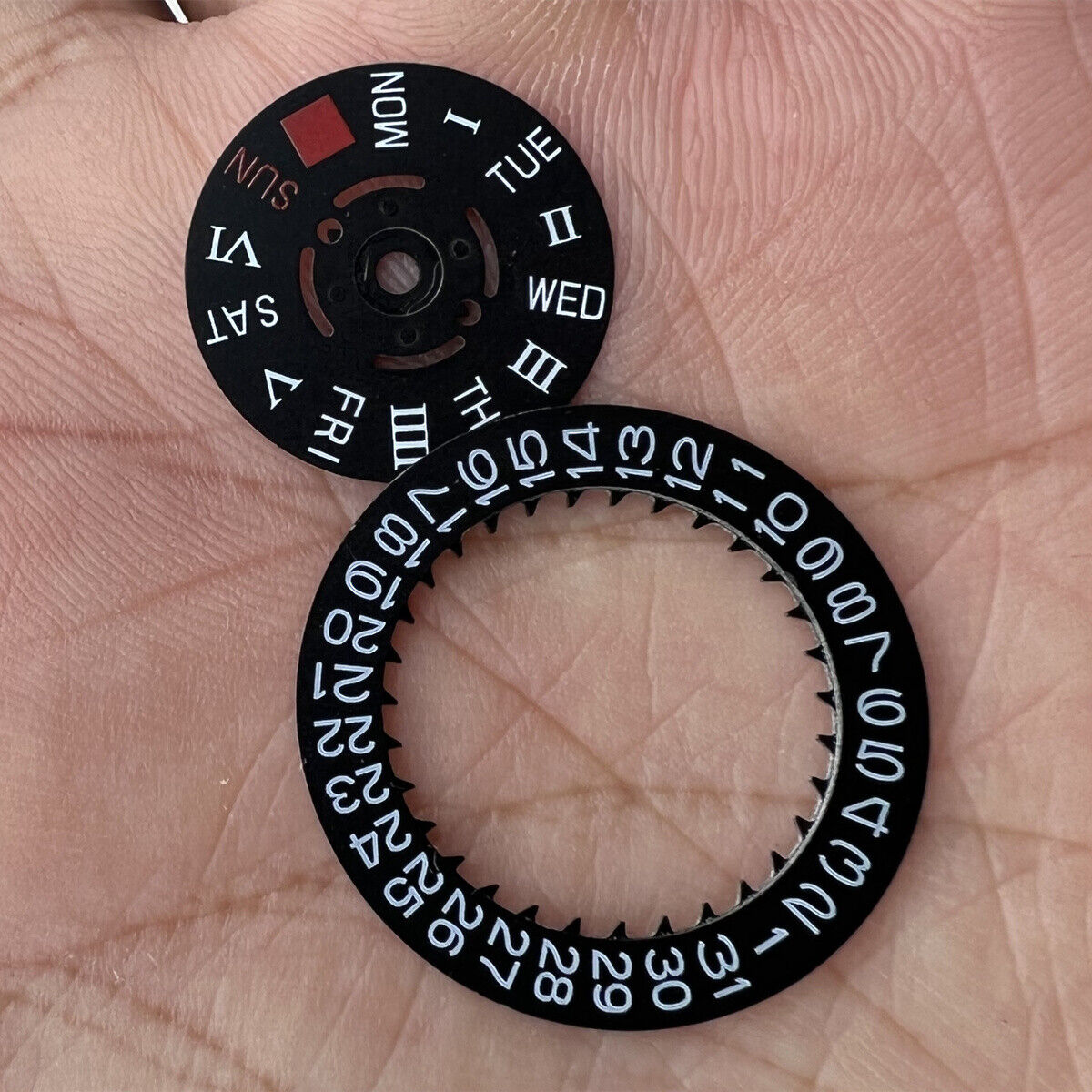 Roman and English font black date and week disk wheels for NH36 3/3.8 watch movement.