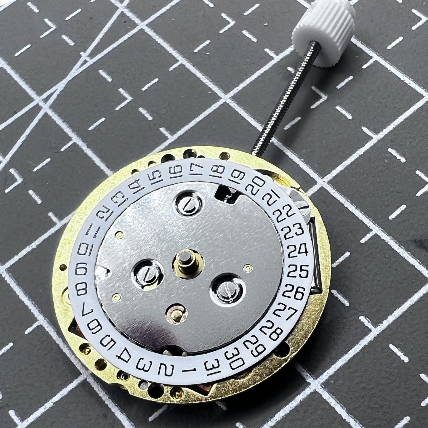 Swiss ISA 222 Quarzwerk watch movement with 2 hands, no calendar, precision accessory by Swiss ISA.