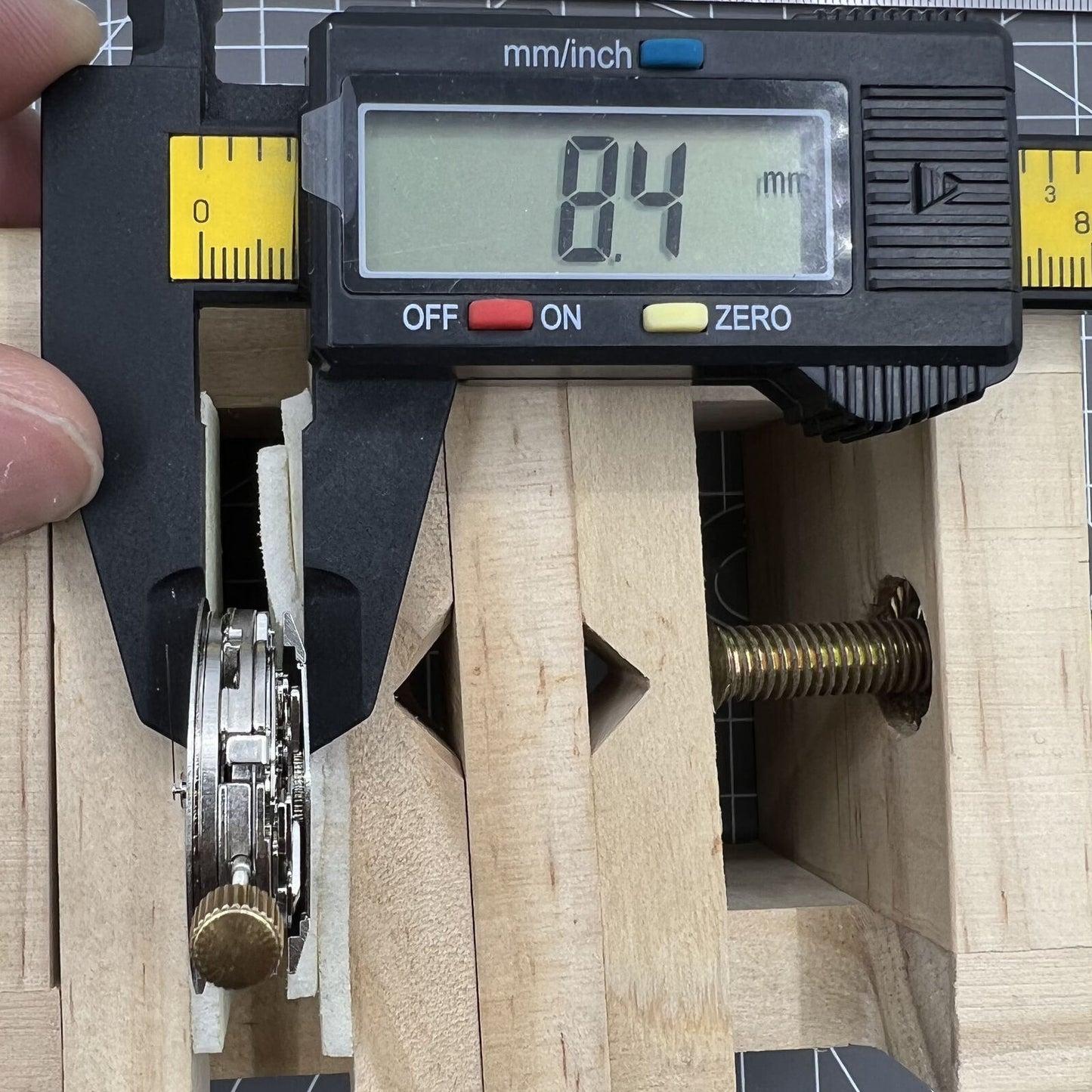 Black Dandong watch accessory featuring automatic mechanical movement and precision small second dial at 9 o'clock.