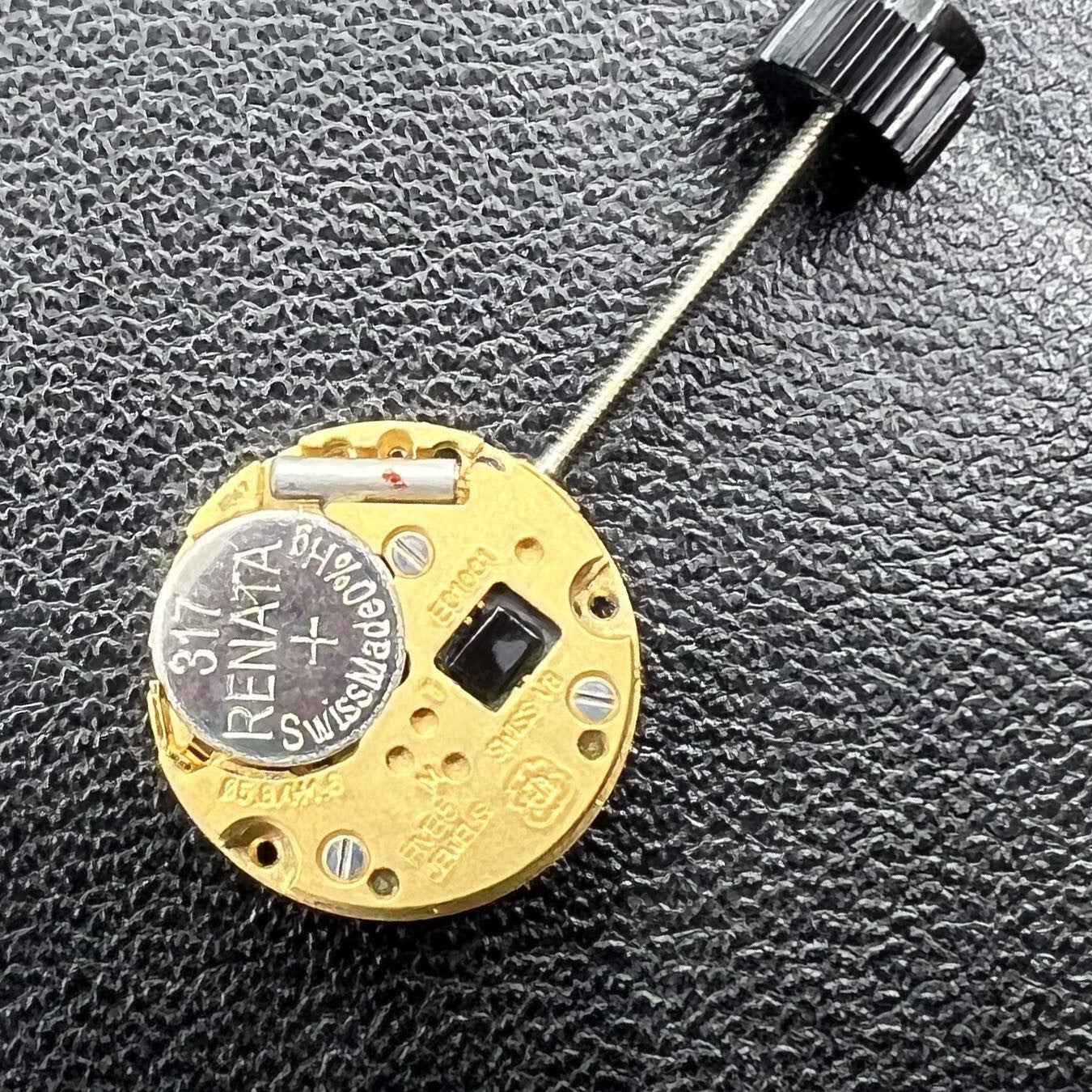 Schweizer ETA E01.001 Quarzwerk Uhrwerk mit 2 Zeigern f�r pr�zise Armbanduhren von ETA.