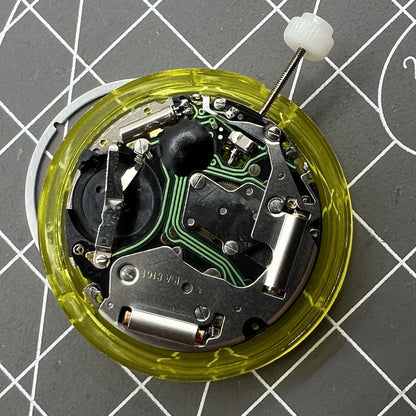 Mouvement à quartz ISA 8161 Argent Date à 4 heures Multifonctionnel 6 aiguilles Fabriqué en Suisse