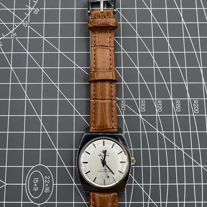 33mm Chunlan manual mechanical watch with silver dial, 17-jewel movement, and sleek steel band for elegance.