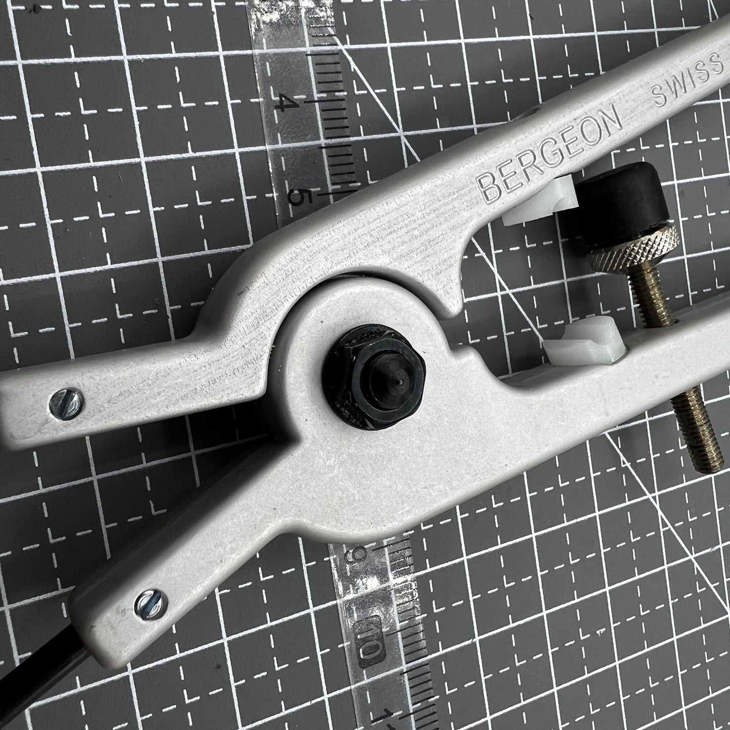 Bergeon Swiss Uhr Federschlitz Zangenwerkzeug Modell 6618