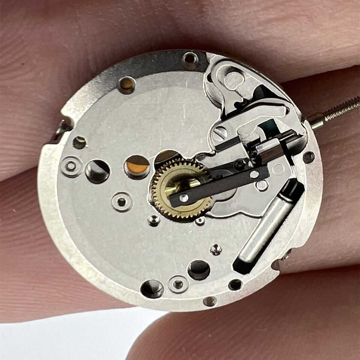 ETA 581.001 Swiss made quartz watch movement for 2 hands, ideal for precise watch repairs.