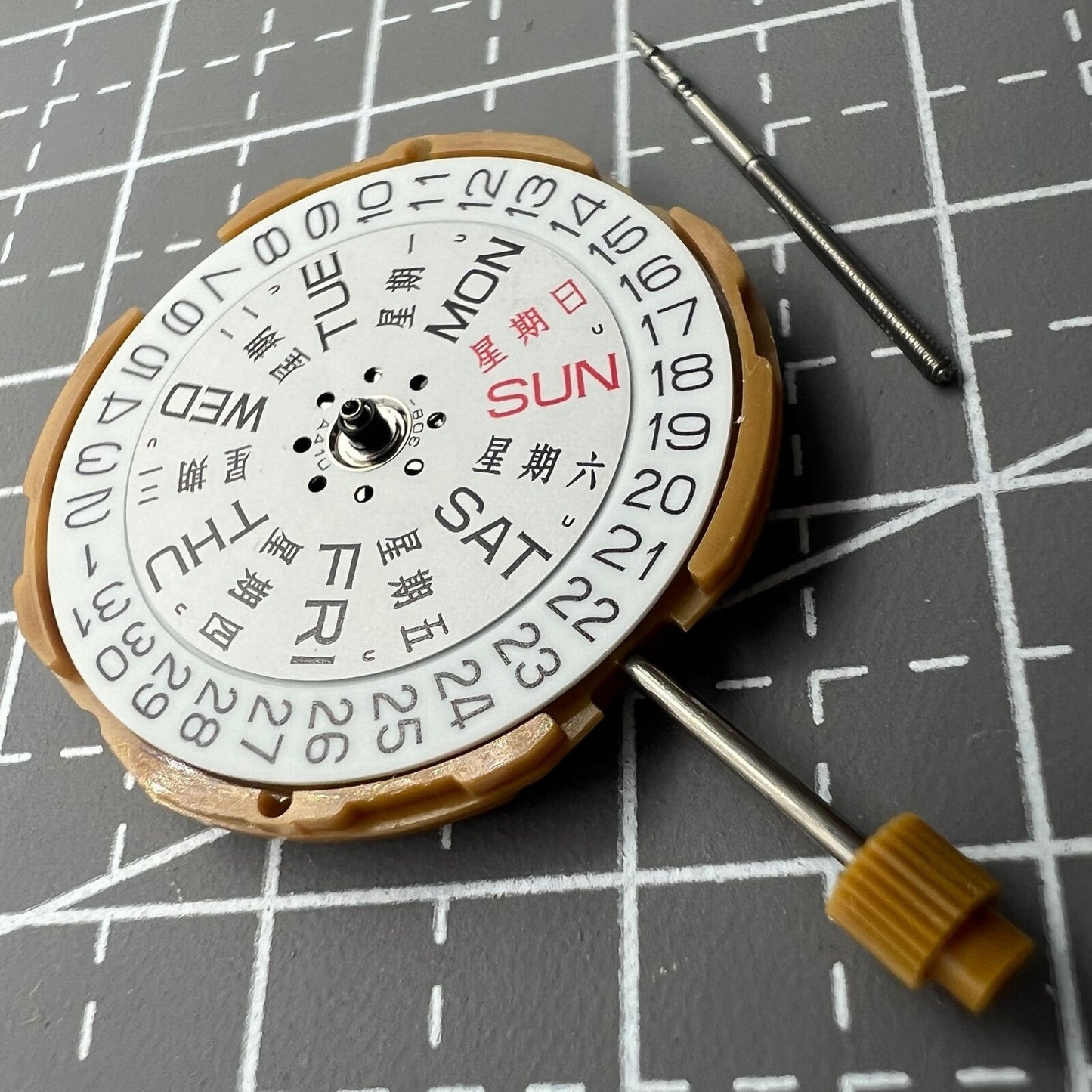 Miyota GM00 Japan quartz watch movement featuring English-Chinese time characters, reliable precision by Miyota.