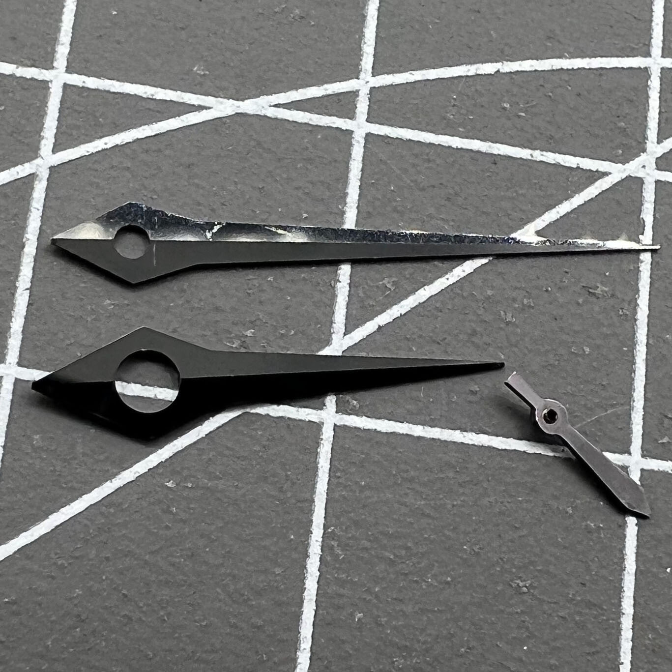 Long pointed black watch hands by NO Lume, compatible with ST3600/ST3620/ETA6497/6498 movements, precise fit.