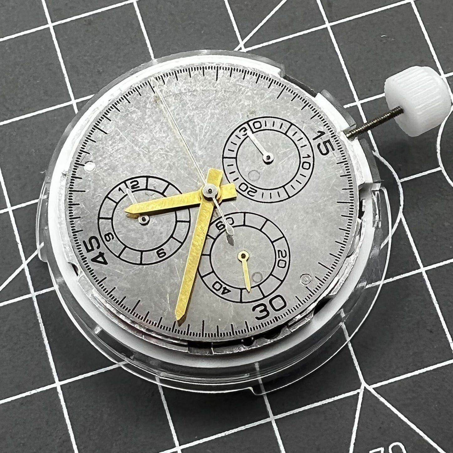 Multifunktionale Automatik-Uhr mit chinesischem 4130 Uhrwerk und kleinen Sekunden bei 3, 6, 9 Uhr, SwissBrand.