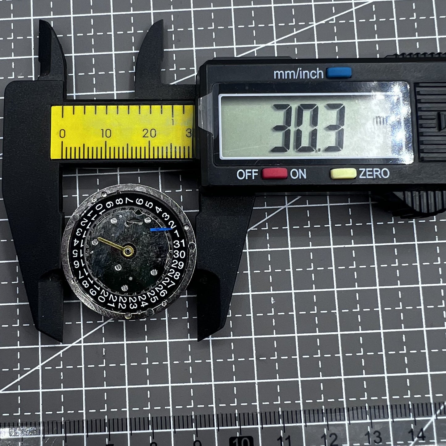 Automatisches mechanisches Uhrwerk Shanghai Yite kleine Sekunde bei 9