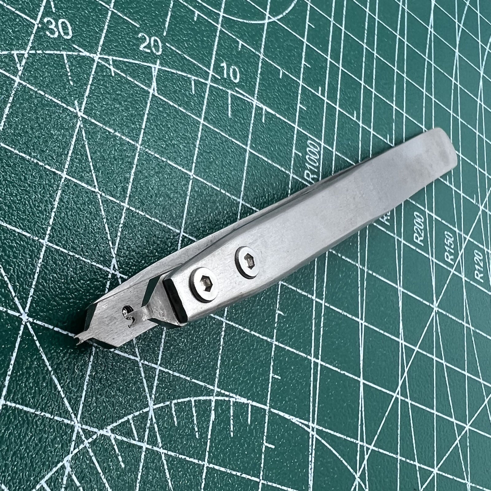 Bergeon 7825 spring bar tweezer for precise lug removal, essential watch accessory tool for repairs.