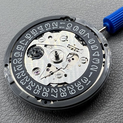 Seiko NH35 Automatik Uhr mit schwarzem Zifferblatt und Datumsanzeige, Krone bei 3:8 Uhr
