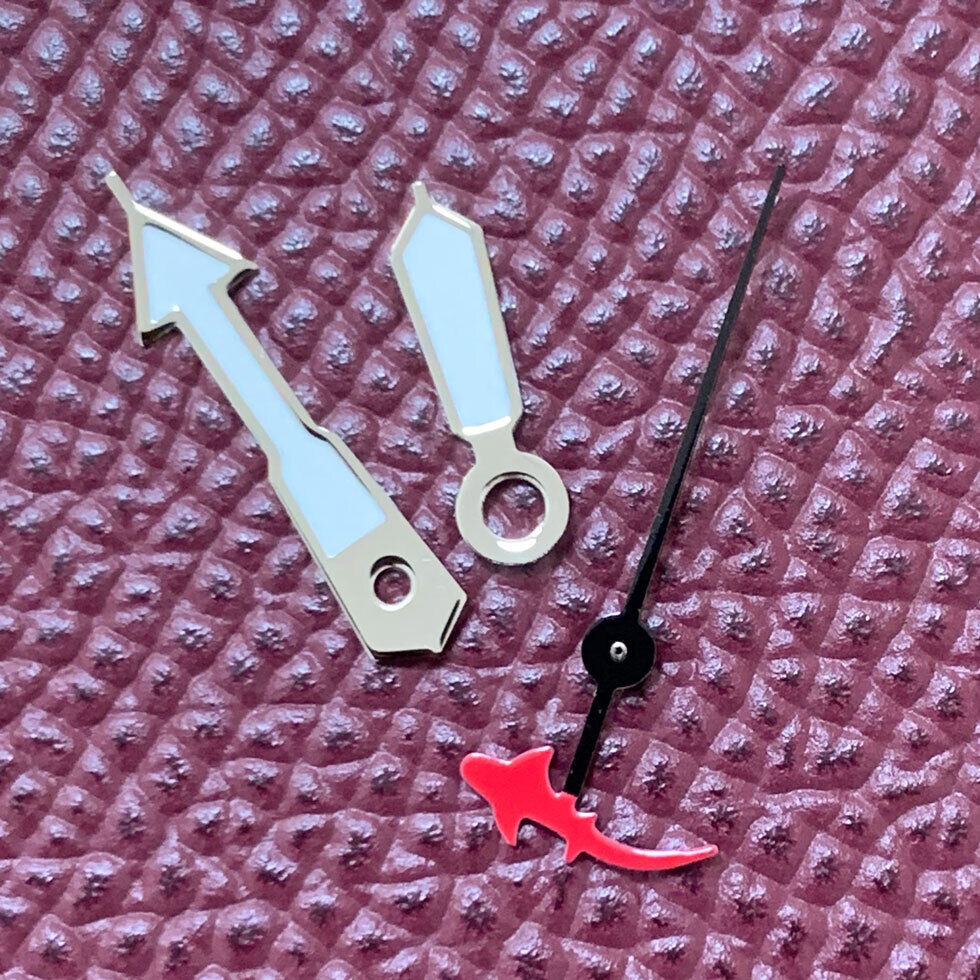 Classic Turtle and Fish second watch hands set for NH35/NH36/4R36 movements, perfect for customization.