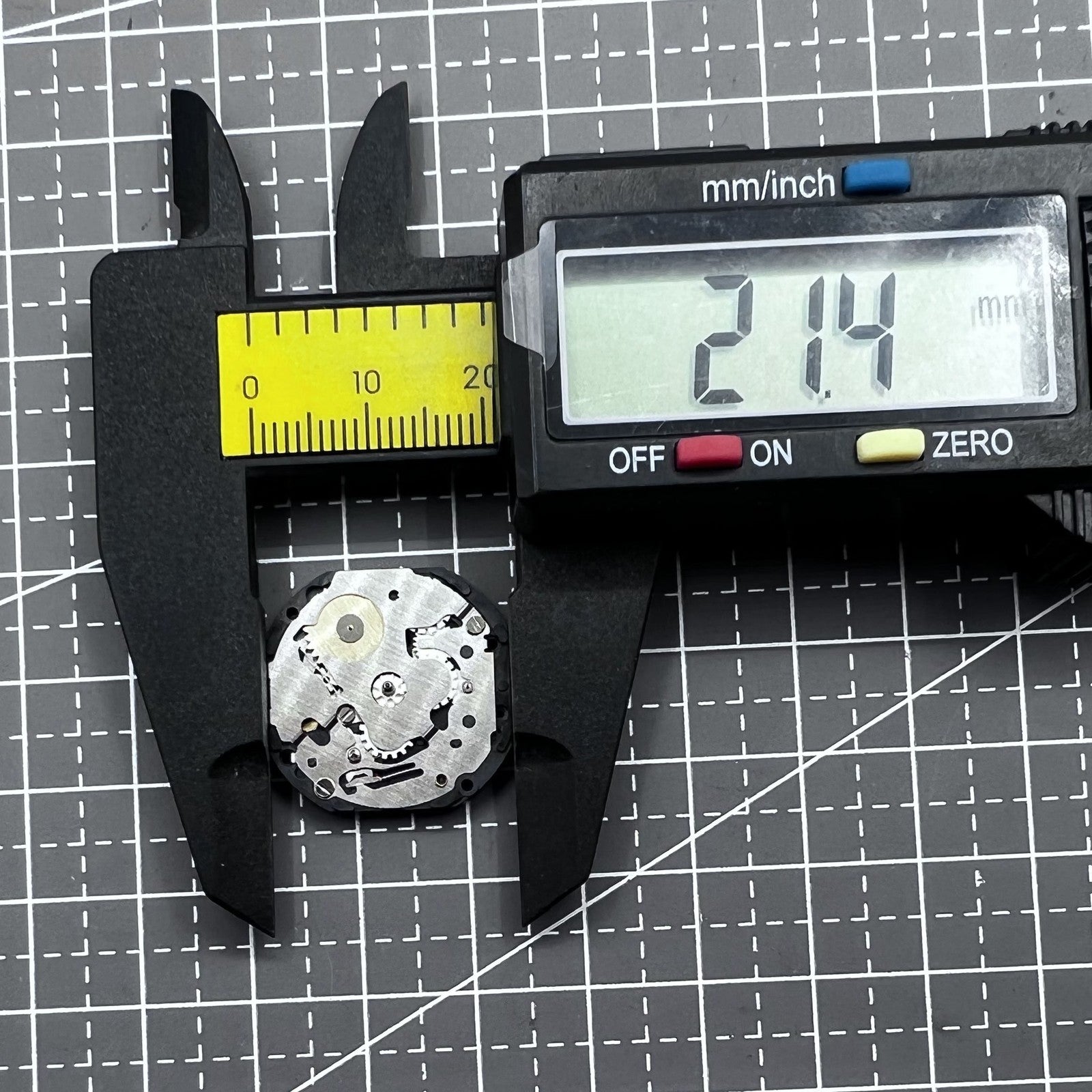Seiko 5Y85A quartz movement for watches, precise Japan model mechanism, watch accessory.